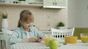 Albania ridică interdicţia impusă anterior asupra TikTok